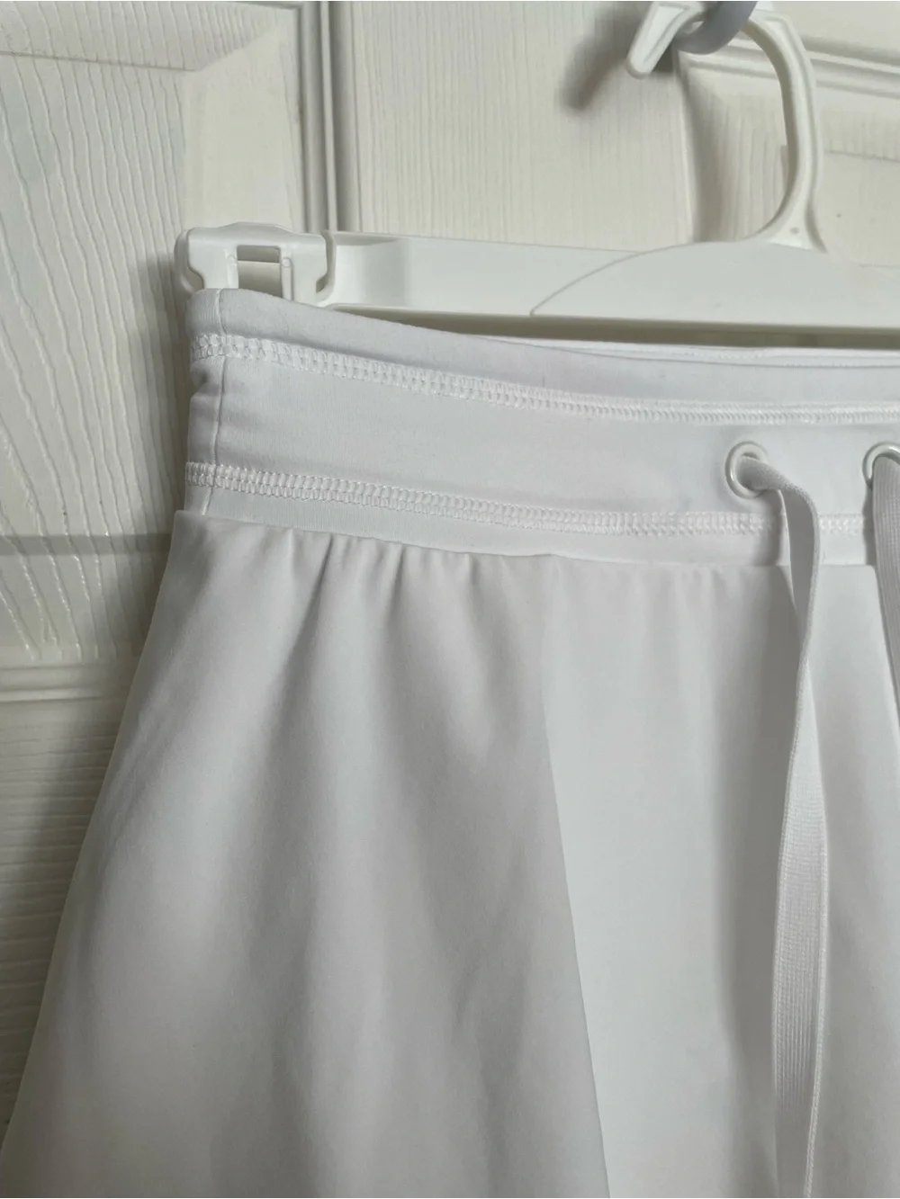 SO Juniors XS White Flowy Tennis Skirt with Drawstring Waist